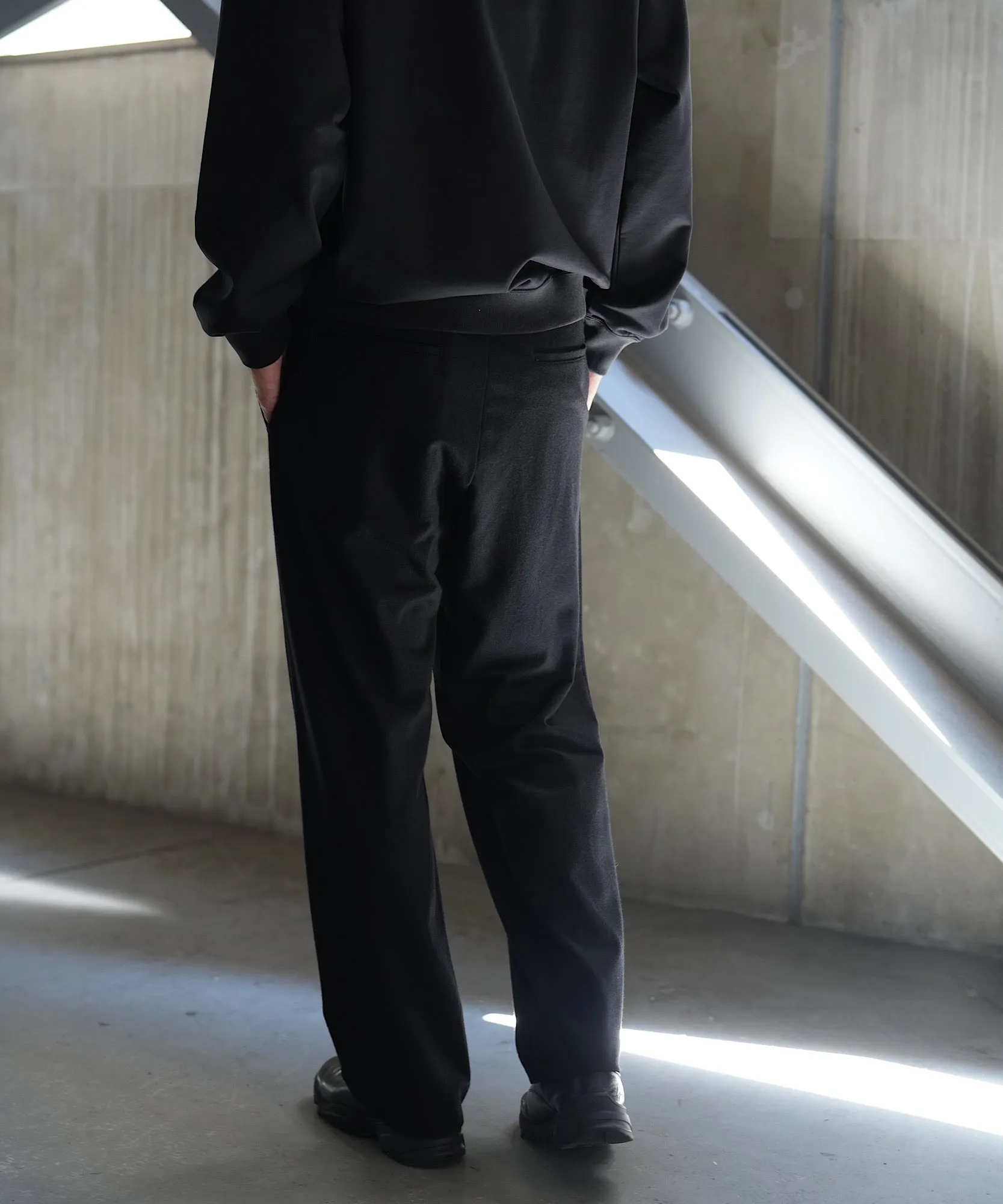 36G Wool Easy Trousers "BLACK"