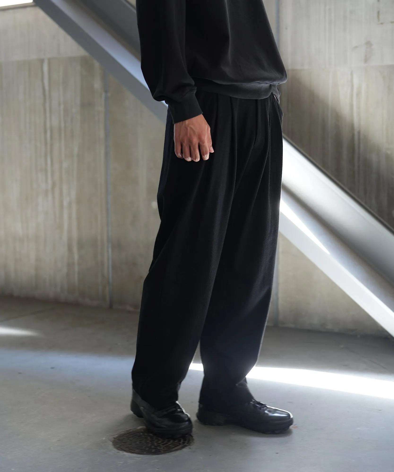 36G Wool Easy Trousers "BLACK"