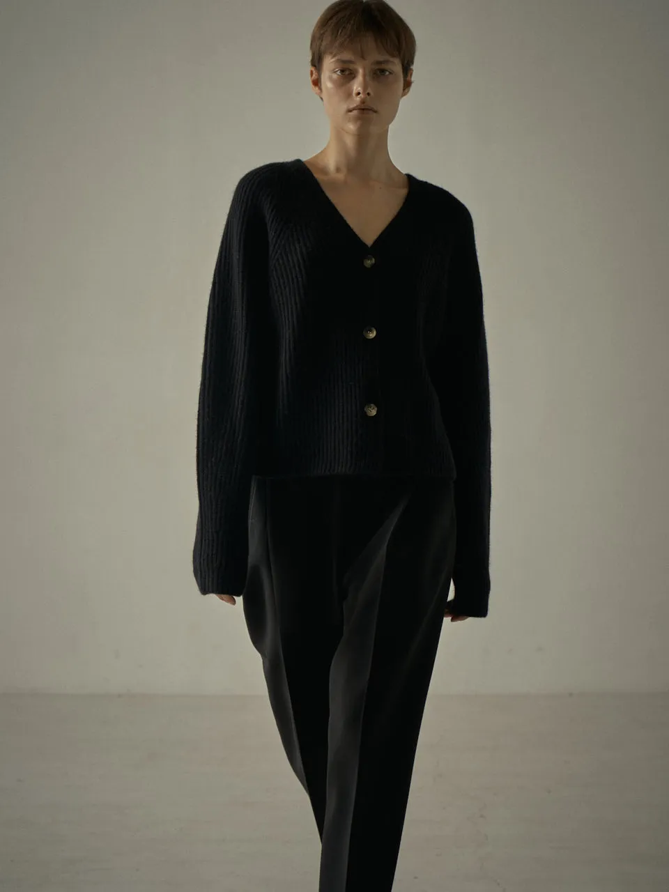 Alpaca Cropped Cardigan - Black