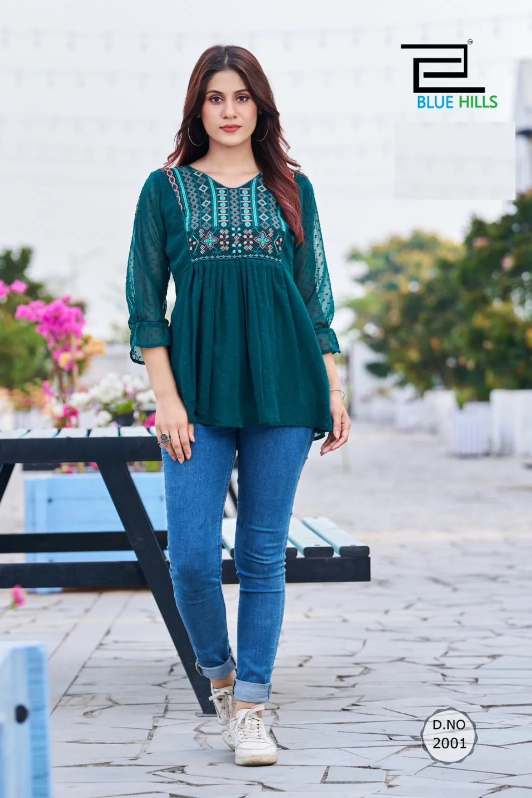 Blue Hills Charming 3.0 Short Tops In Heavy Embroidery Multi Color (549x06)
