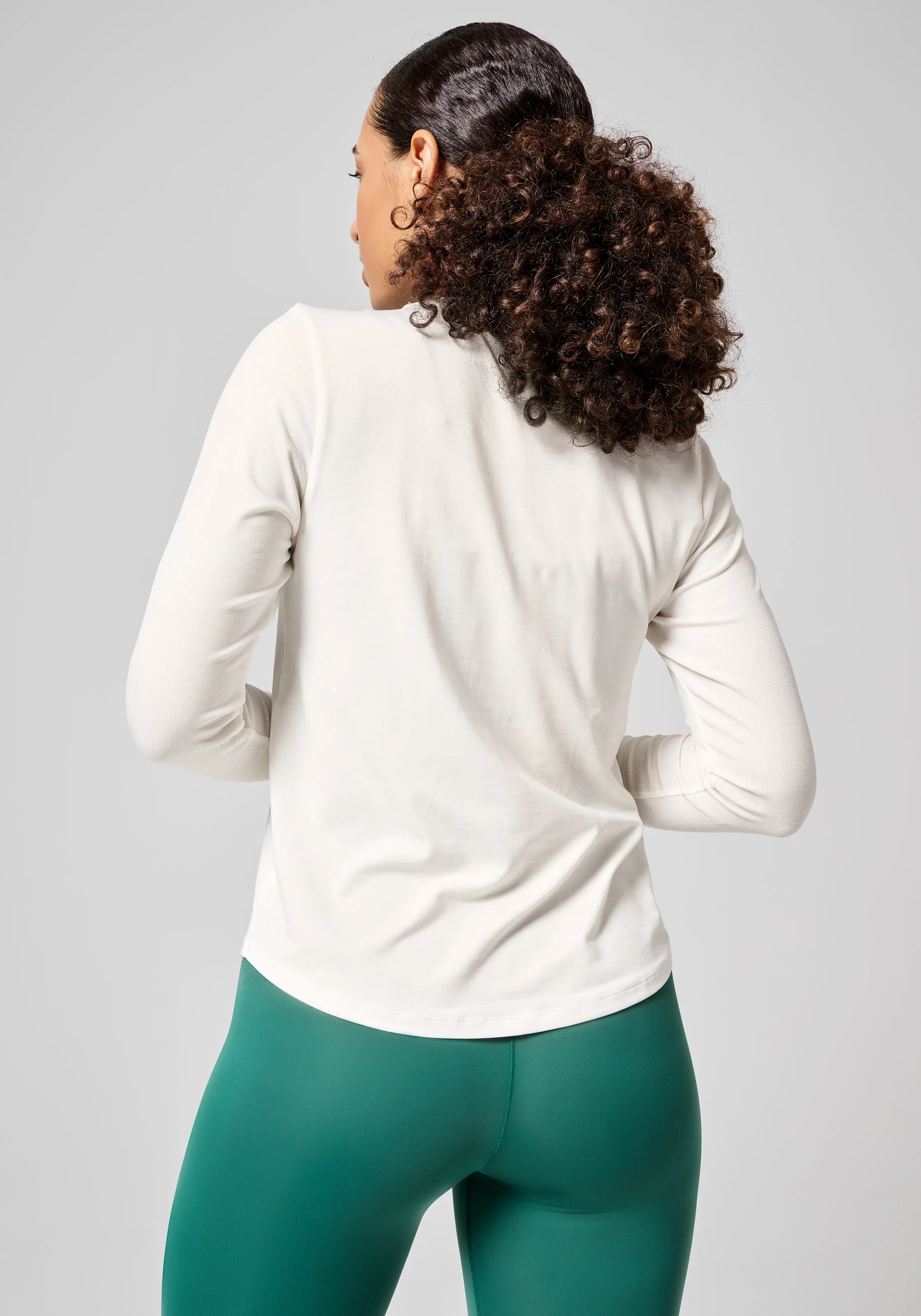 Casall Women&#x27;s Delight Crew Neck Long Sleeve Off White | Buy Casall Women&#x27;s Delight Crew Neck Long Sleeve Off White here | Outnorth