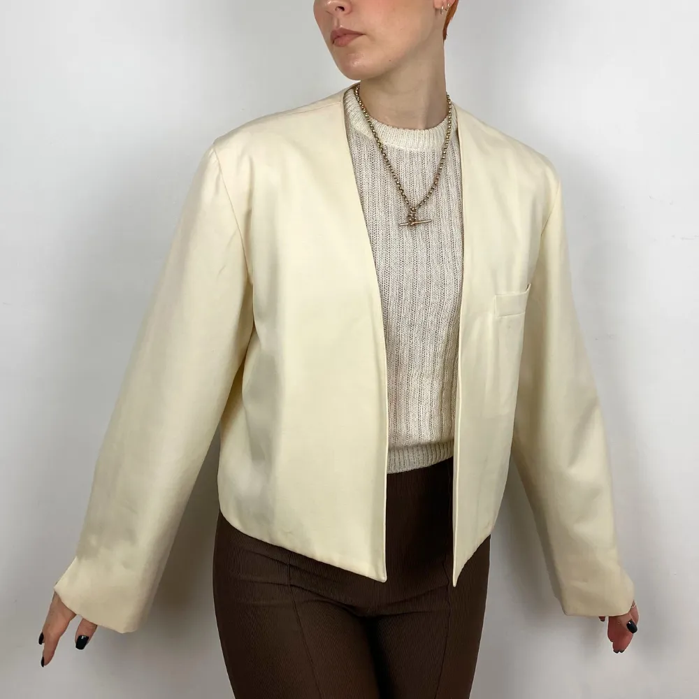 Cropped Cream Blazer - MEDIUM