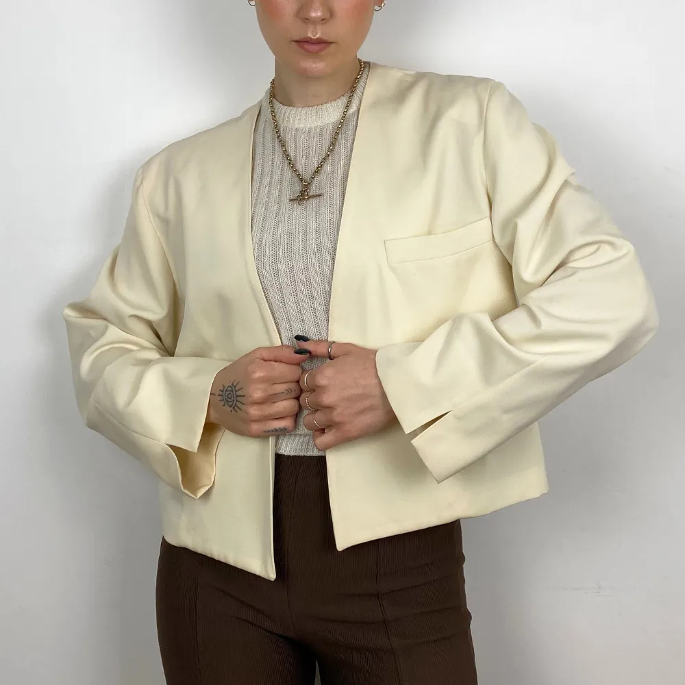 Cropped Cream Blazer - MEDIUM